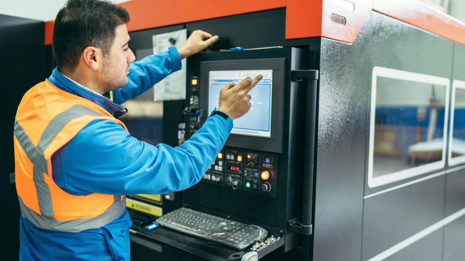 How Does a Horizontal Machining Center Work?